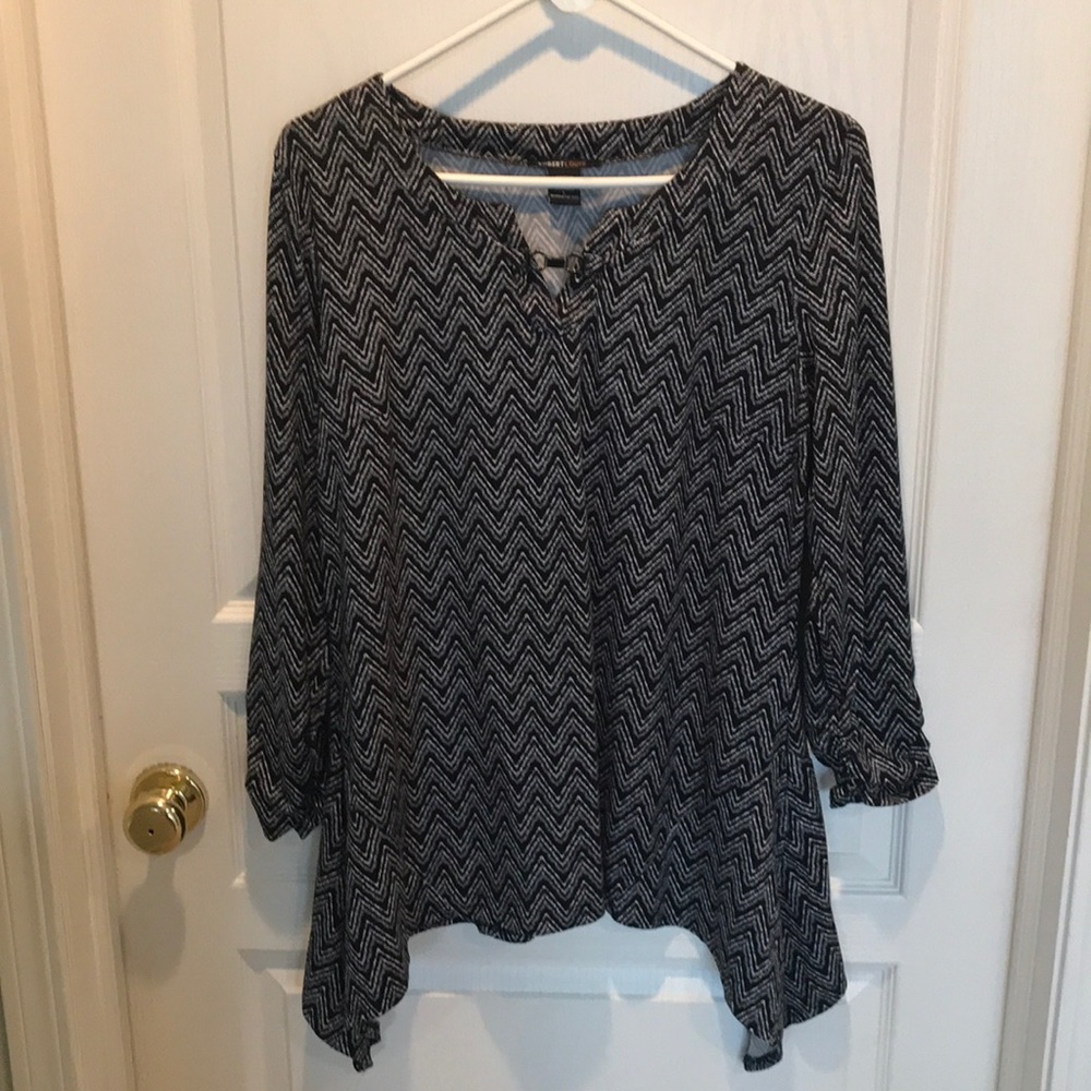 Black/white Comfy ladies top size large